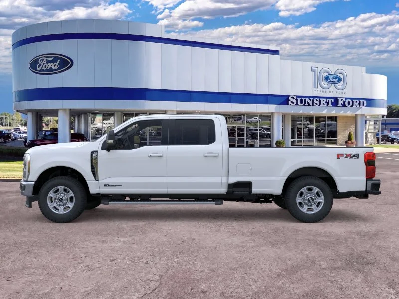 New 2026 Oxford White Ford XLT image 3