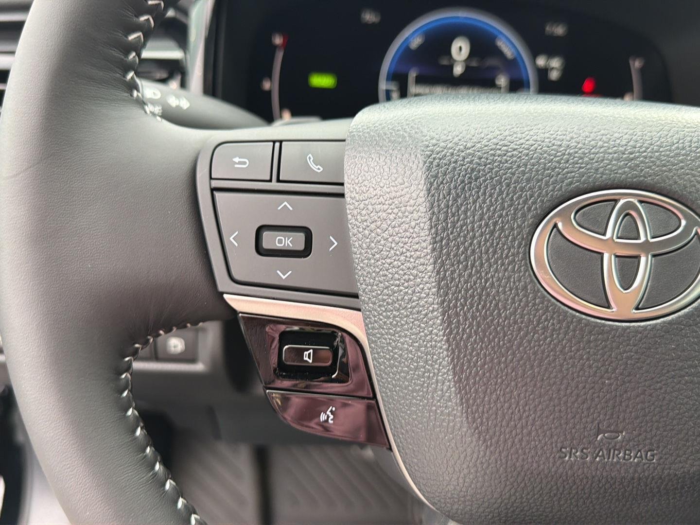 New 2026 Midnight Black Metallic Toyota SE image 21