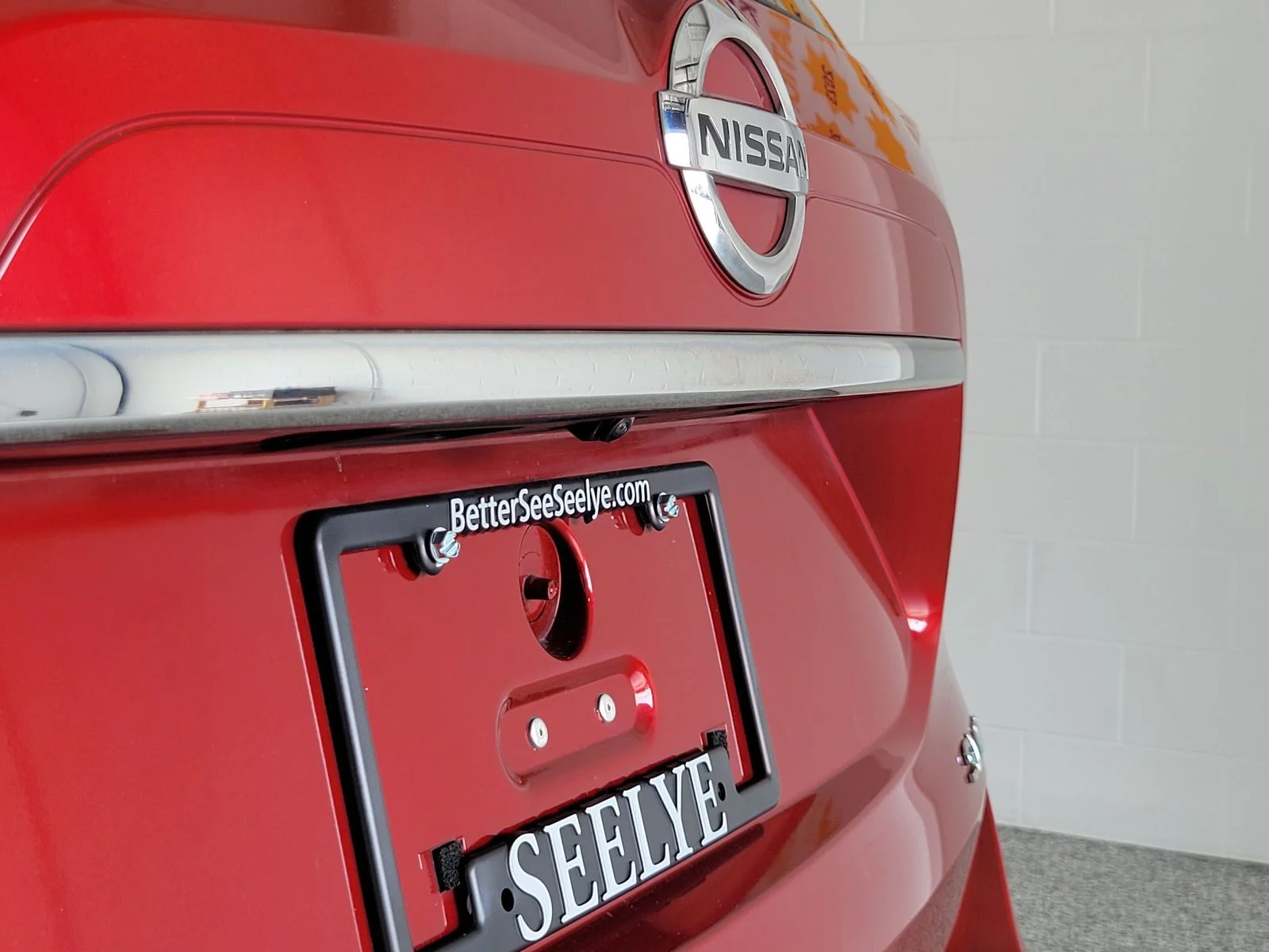 Used 2016 Red Nissan SL image 34