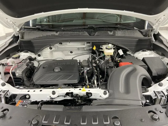Used 2024 Summit White Chevrolet ACTIV image 6
