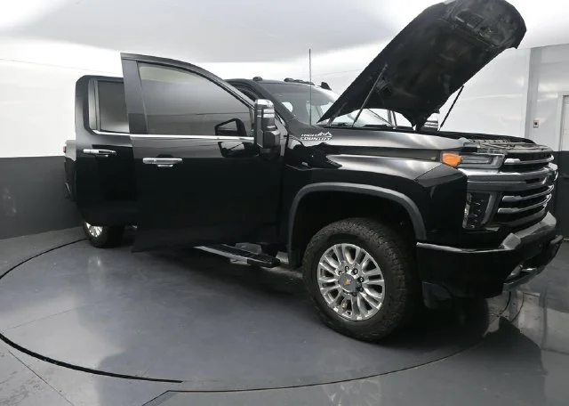 Used 2020 Black Chevrolet High Country image 39