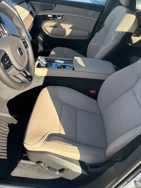 2026 Volvo XC90 Plus - Photo 26