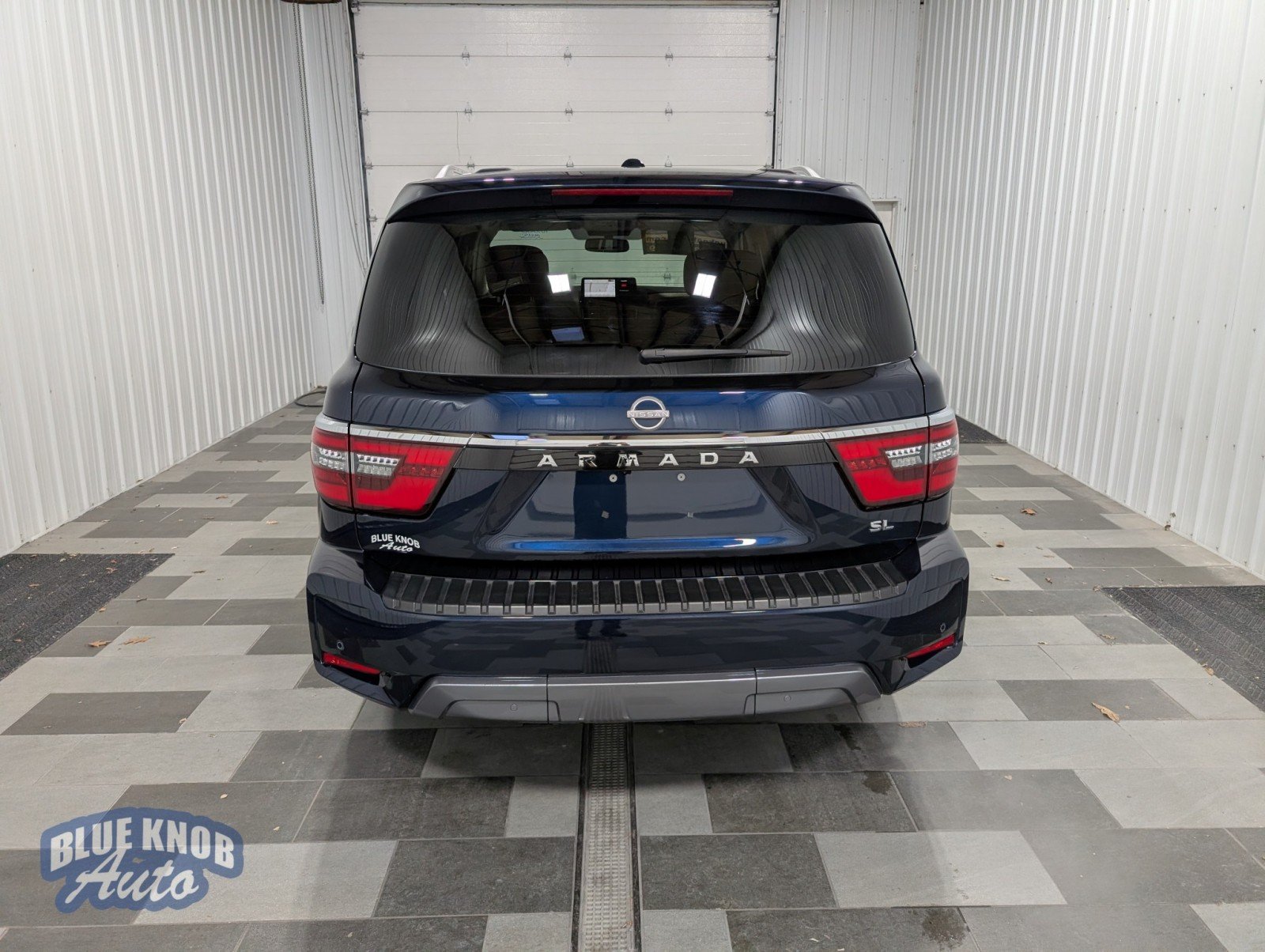 2024 Nissan Armada SL photo 2