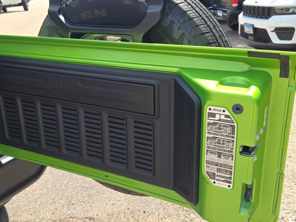 New 2025 Mojito Clearcoat Jeep Sport S image 14