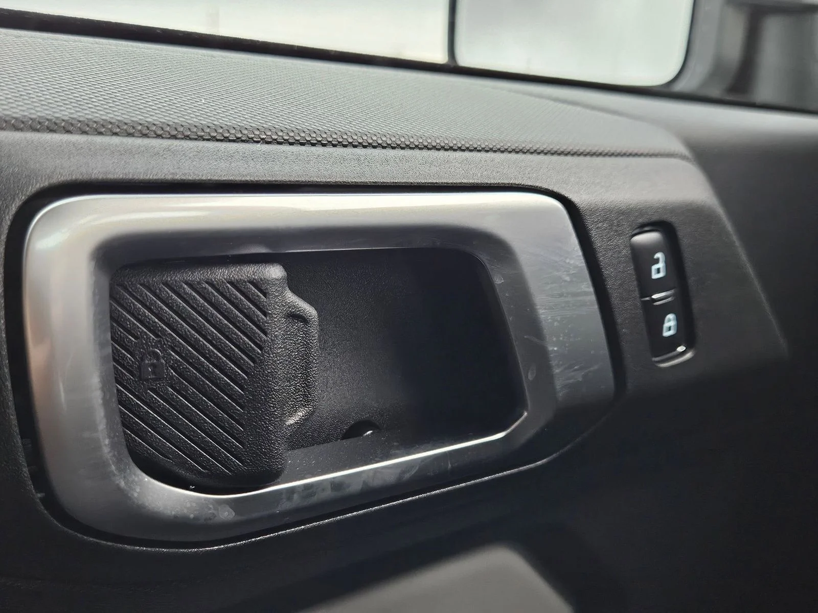New 2026 Avalanche Ford Base image 14