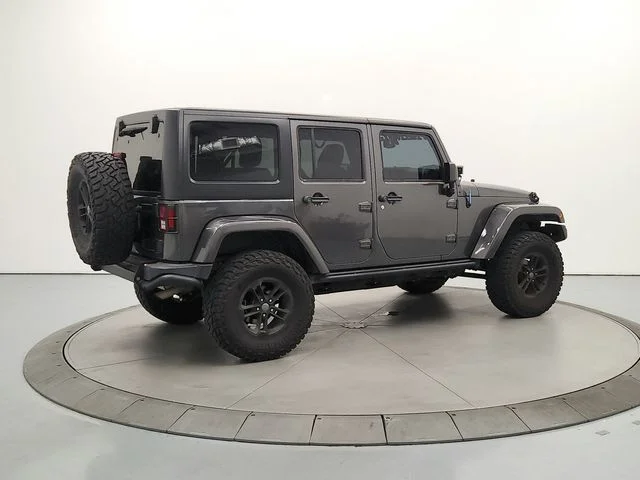 Used 2017 Gray Jeep Unlimited Sahara image 8
