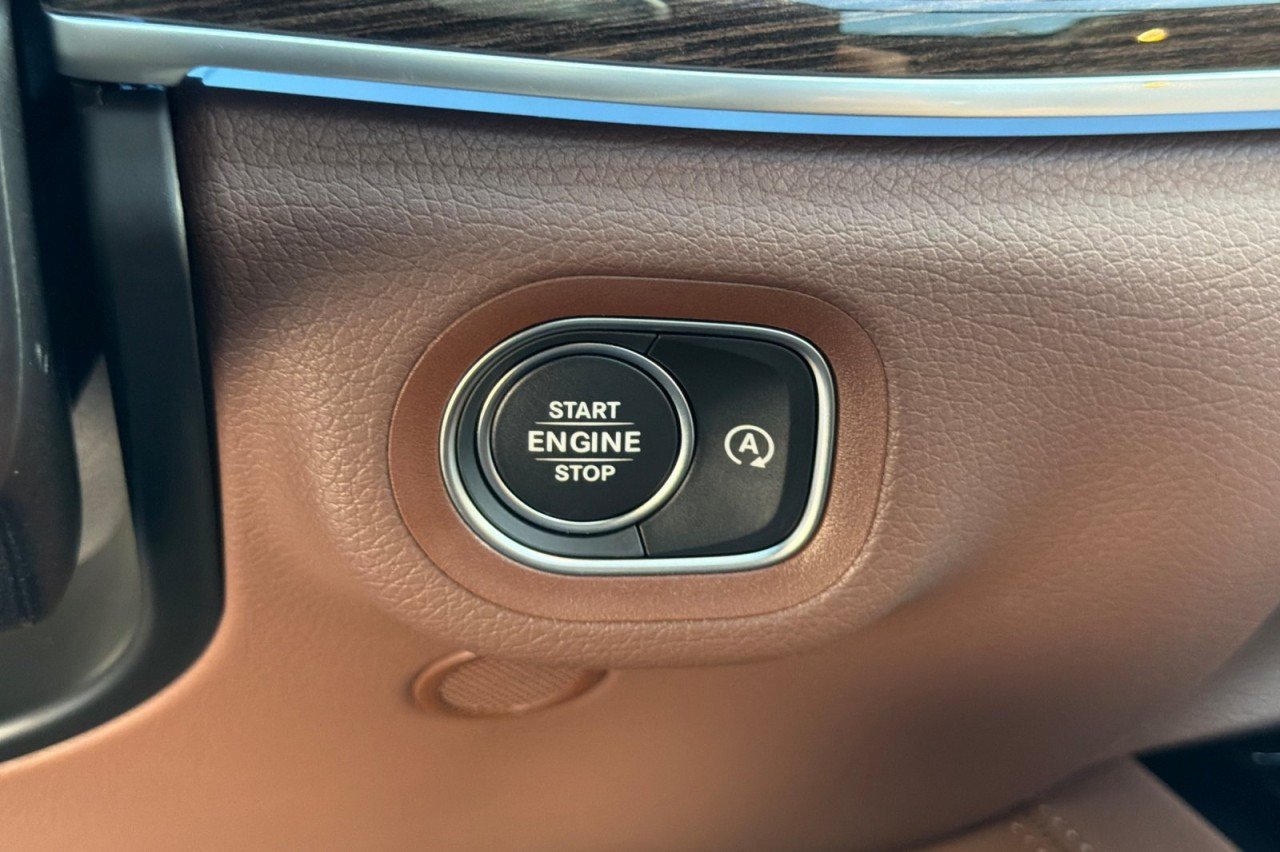 Used 2026 OBSIDIAN BLACK METAL Mercedes-Benz GLS 450 image 23