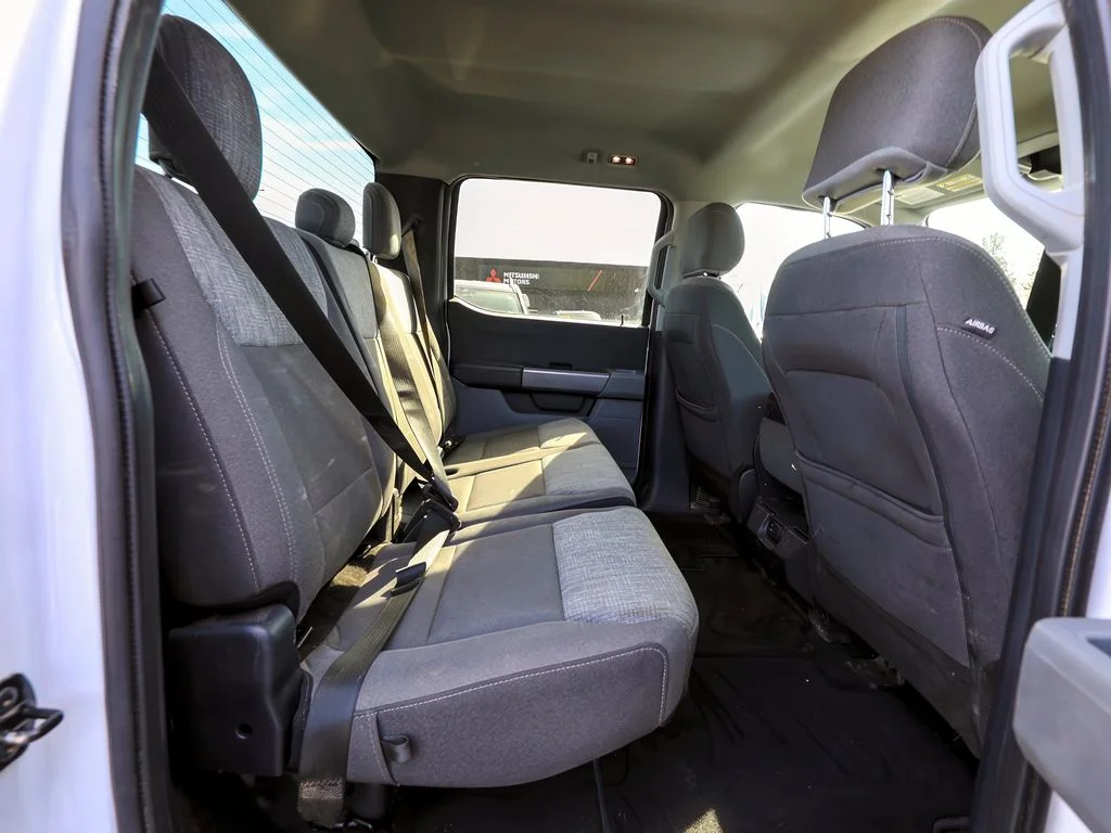 Used 2021 Oxford White Ford XLT image 21
