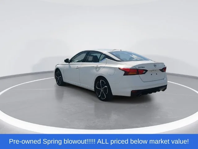 Used 2024 White Nissan 2.5 SR image 6