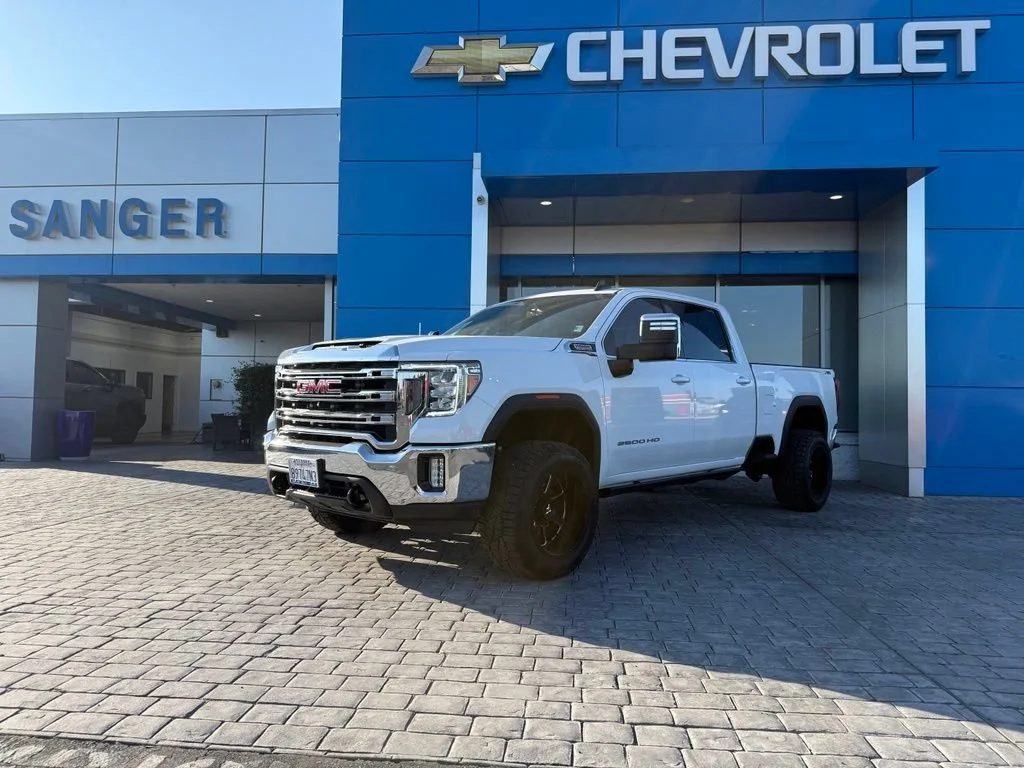 Used 2022 SUMMIT WHITE GMC SLE image 2