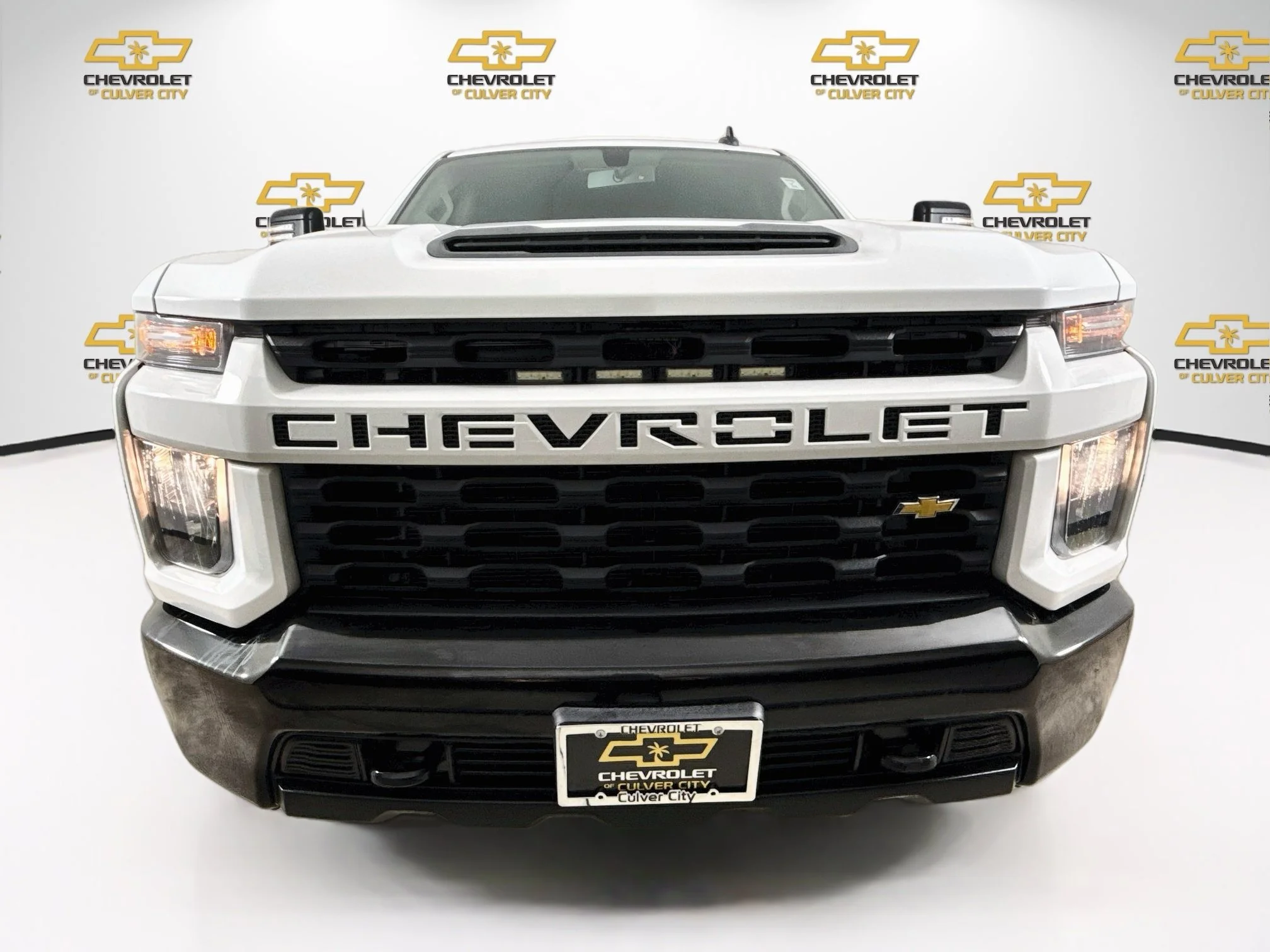 Used 2022 SUMMIT WHITE Chevrolet Custom image 2