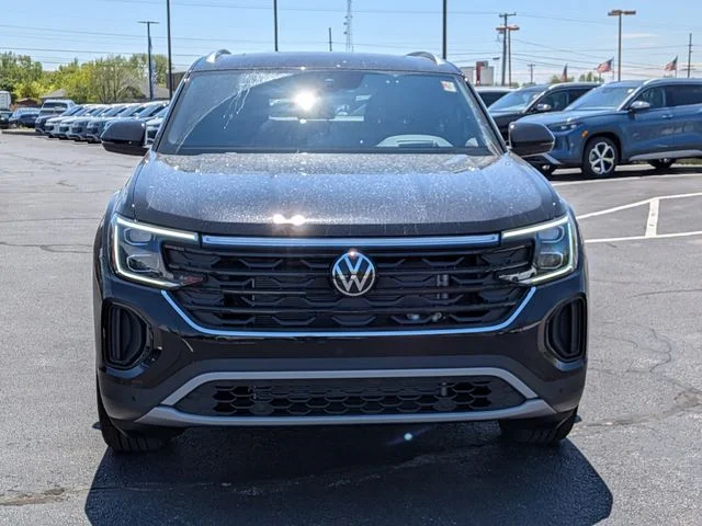 New 2026 Black Volkswagen 2.0T SEL image 2