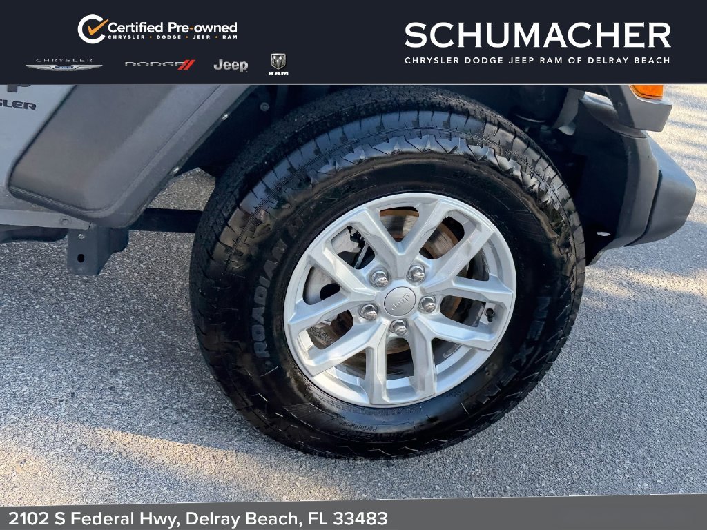 Used 2023 Gray Jeep Sport S image 9