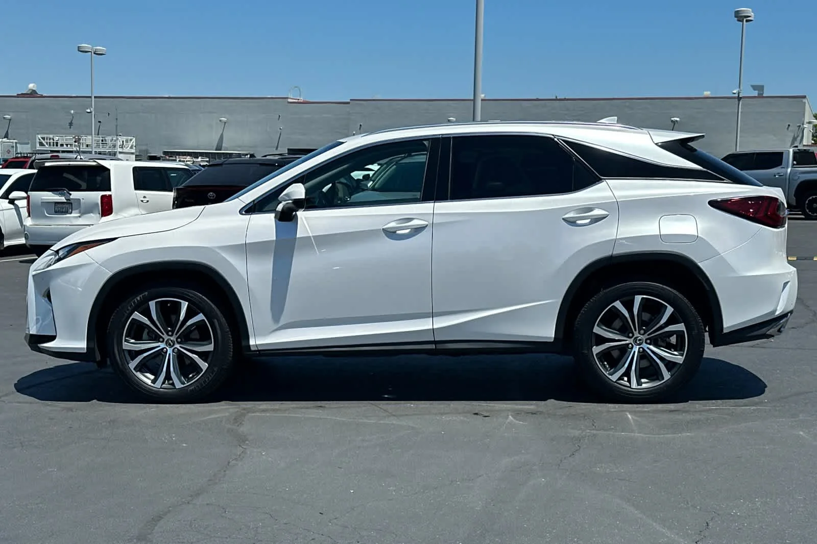 Used 2019 Eminent White Pearl Lexus  image 9
