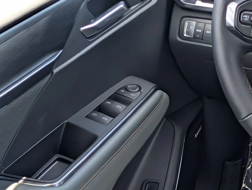 2026 GMC Acadia AT4 - Photo 12