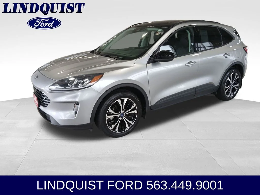 Used 2022 Silver Metallic Ford SEL image 1