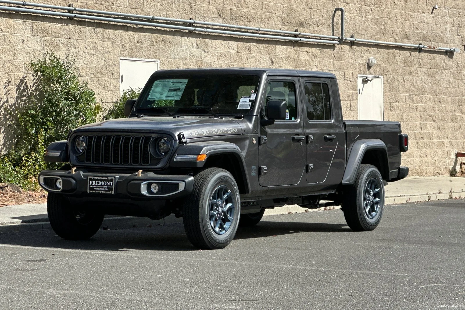 New 2026 Granite Crystal Metallic Clear-Coat Exterior Paint Jeep 85th Anniversary Edition image 7