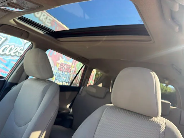 Used 2011 Red Toyota Base image 17