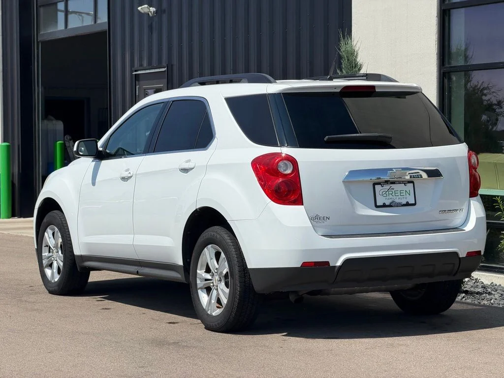 Used 2011 White Chevrolet LT image 3