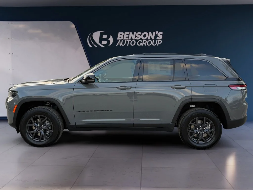 New 2027 Gray Jeep Laredo Altitude image 2