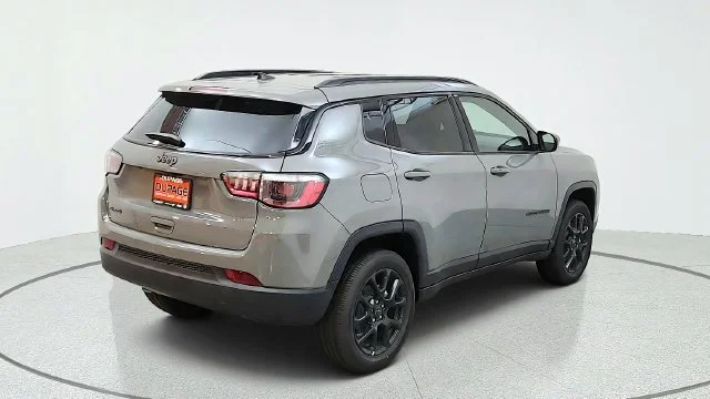 New 2027 Sting-Gray Clear-Coat Paint Jeep Latitude image 11