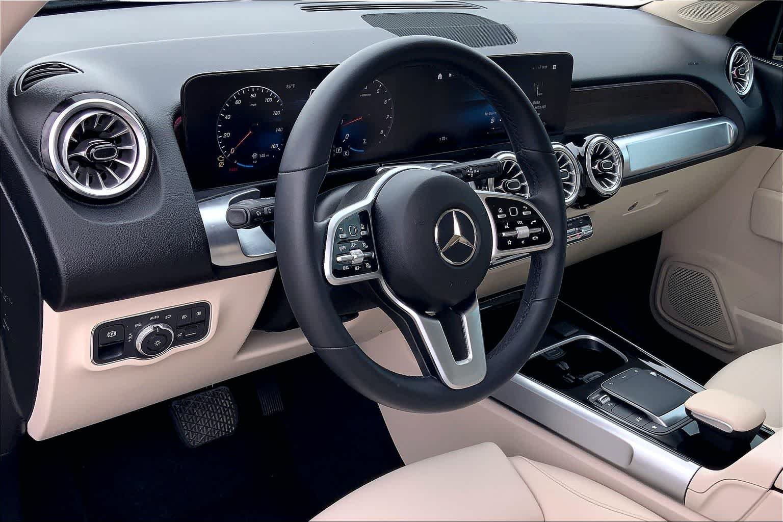 Used 2023 Night Black Mercedes-Benz GLB 250 image 17