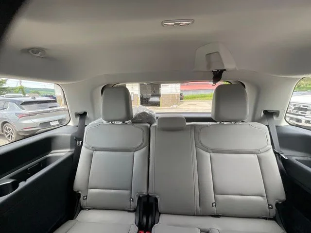 New 2026 Glacier Gray Metallic Tri-Coat Ford Active image 15