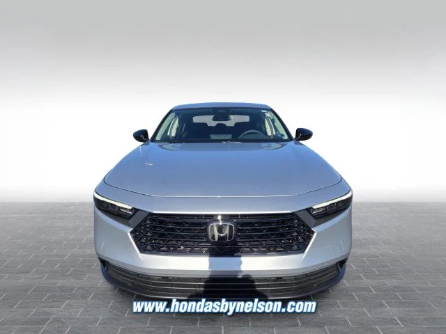 New 2026 Silver Honda SE image 2