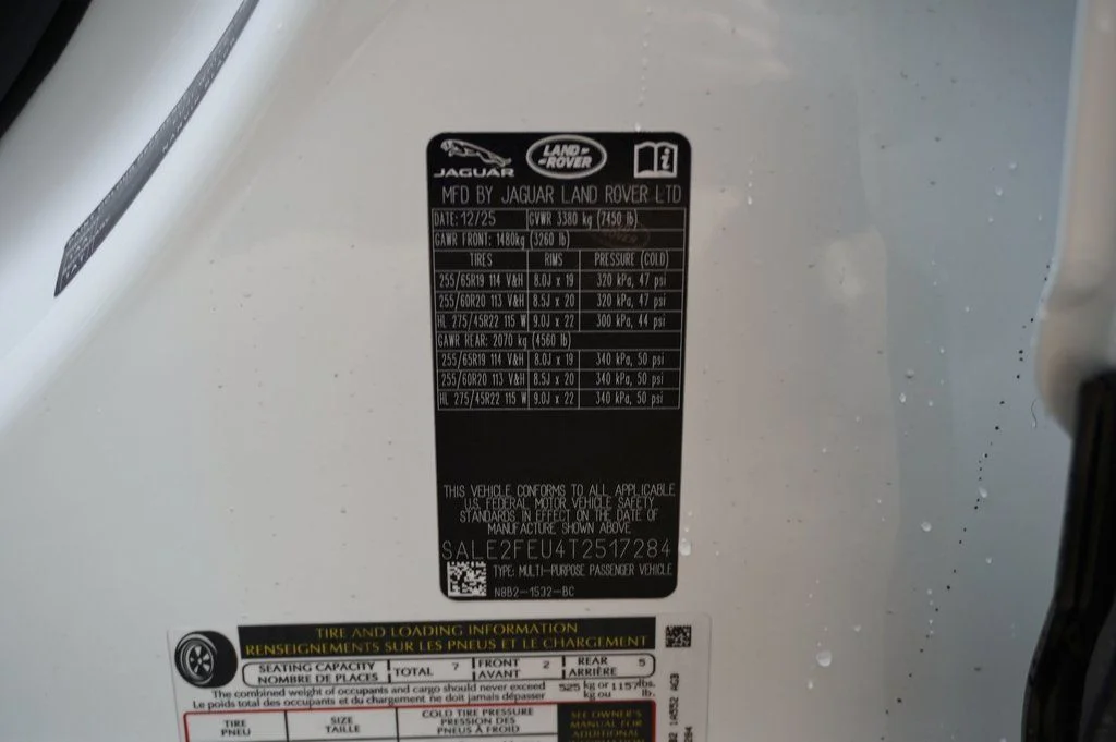 Certified Used 2026 White Land Rover X-Dynamic SE image 34