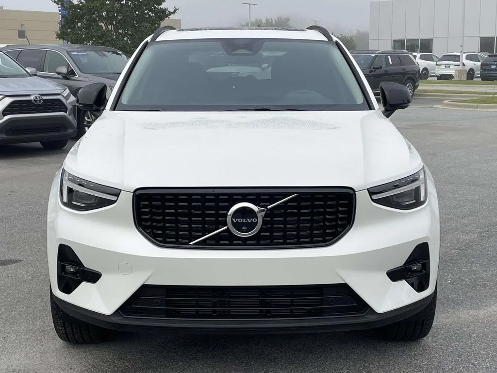 New 2026 Crystal White Volvo Plus image 23