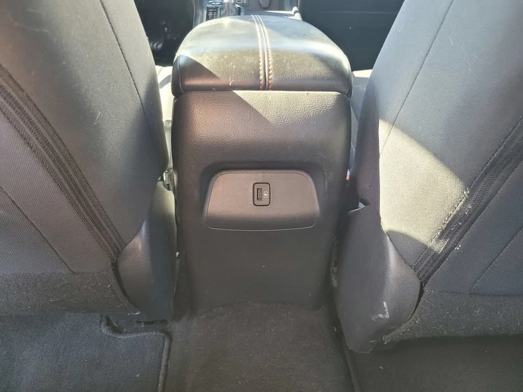 Used 2022 Black Nissan SR Xtronic CVT image 19