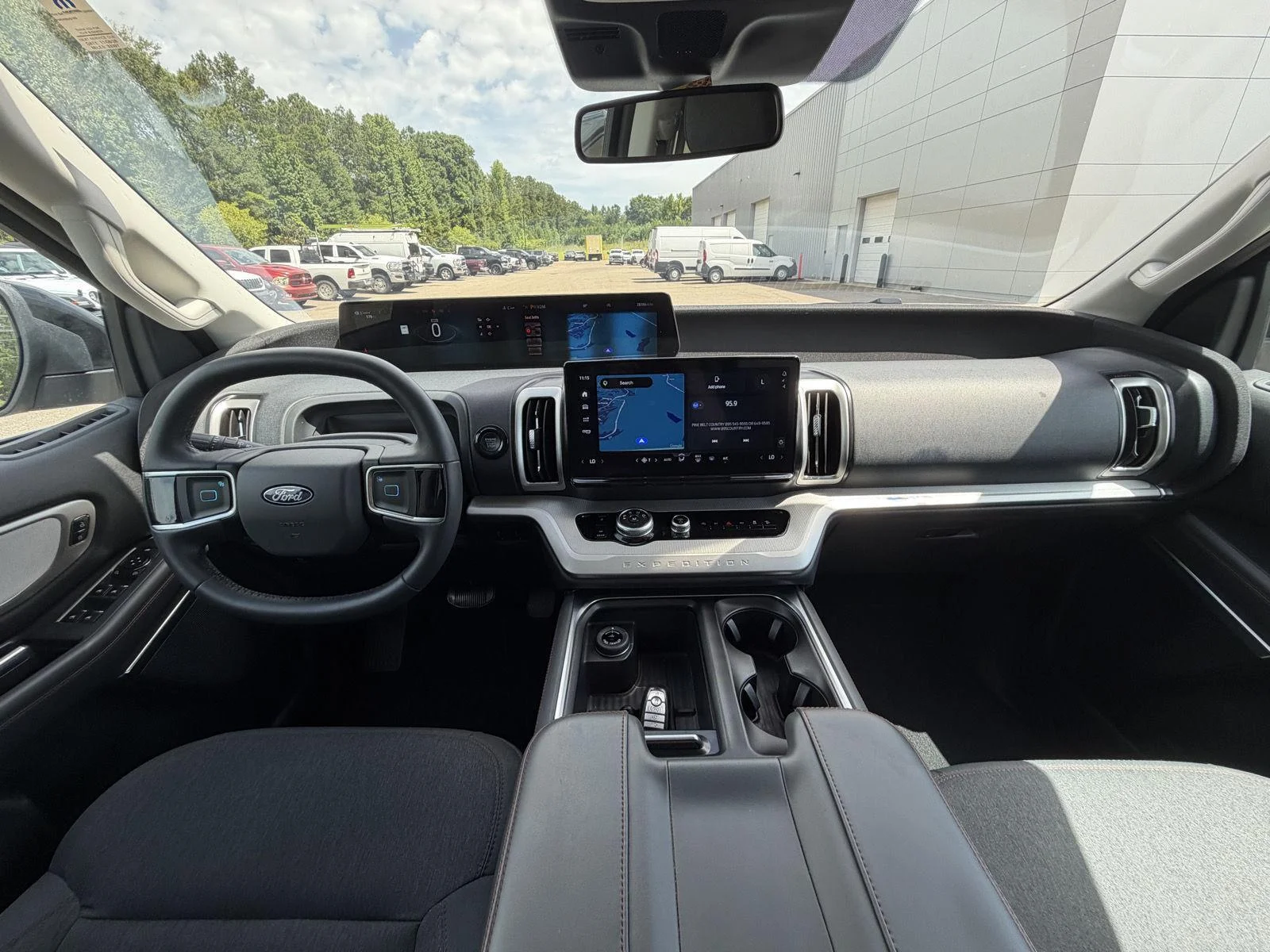 Used 2025 Oxford White Ford Active image 7