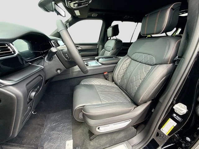 New 2026 High Gloss Black Exterior Paint Jeep Summit Reserve image 16