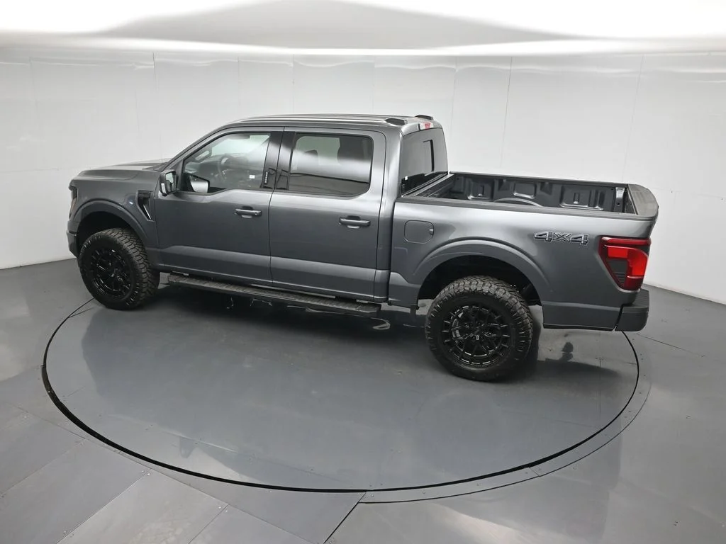 New 2026 Carbonized Gray Metallic Ford XLT image 42