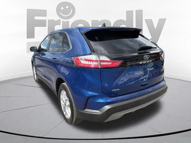 Used 2024 Atlas Blue Metallic Ford SEL image 5