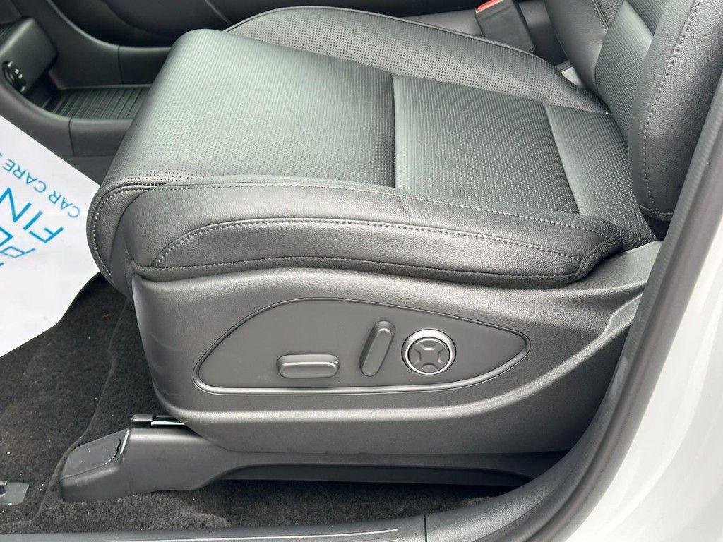 New 2026 White Hyundai Limited AWD image 12