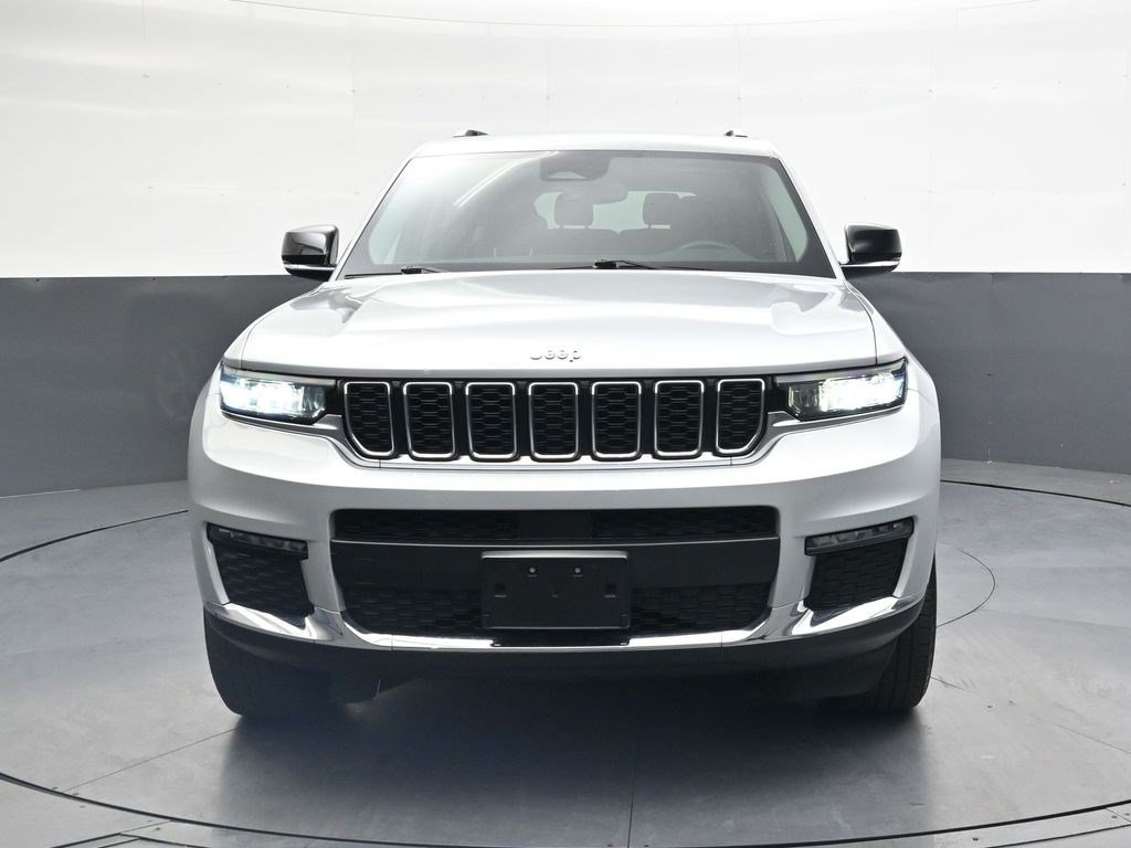Used 2023 Silver Zynith Jeep Limited image 10