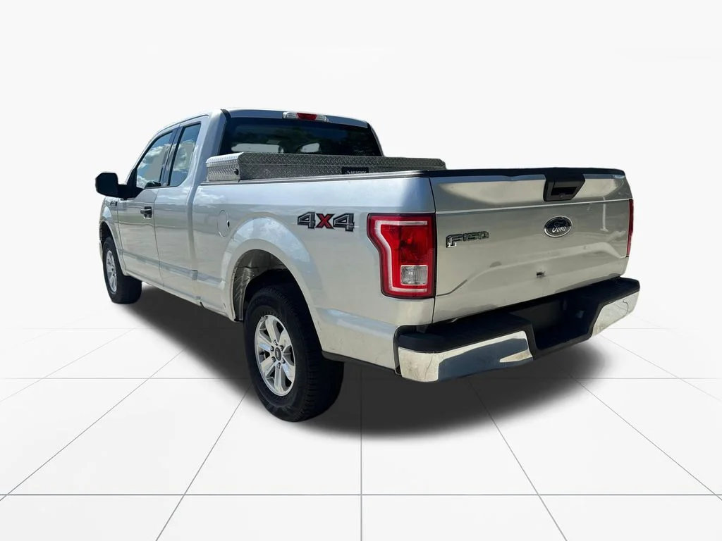 Used 2017 Ingot Silver Ford XLT image 6