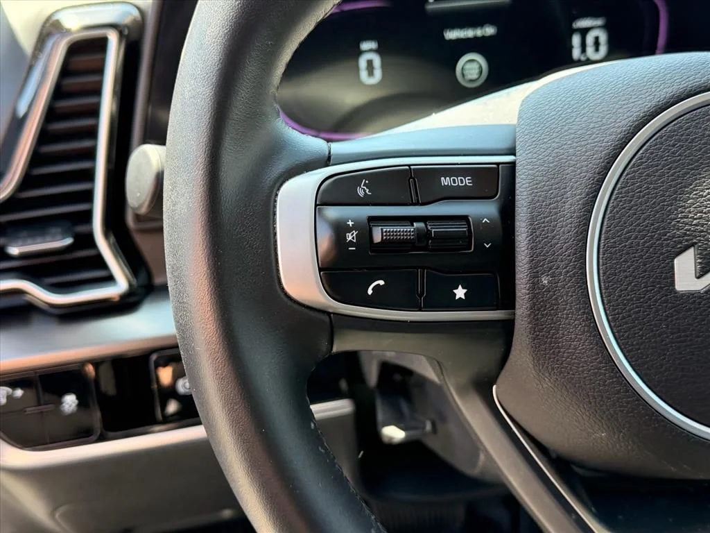 Used 2025 White Kia EX image 19