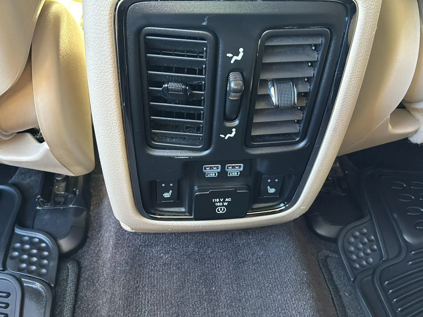 Used 2016 Granite Crystal Metallic Clearcoat Jeep Limited image 20