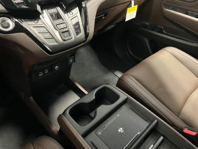 New 2026 Platinum White Pearl Honda Touring image 18