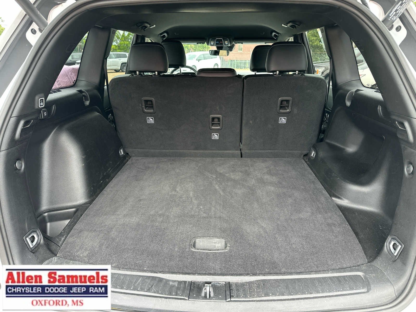 Certified Used 2025 Bright White Clearcoat Jeep Altitude image 33