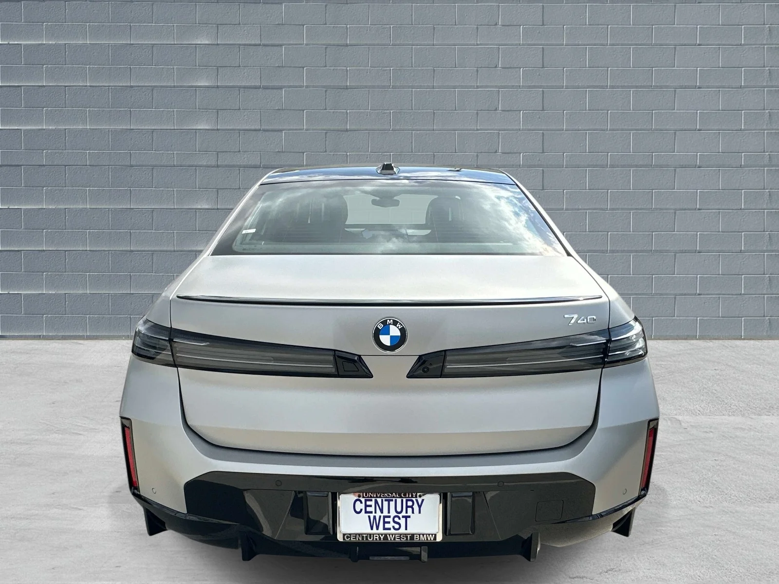 New 2027 Frozen Space Silver Metallic BMW 740i image 4