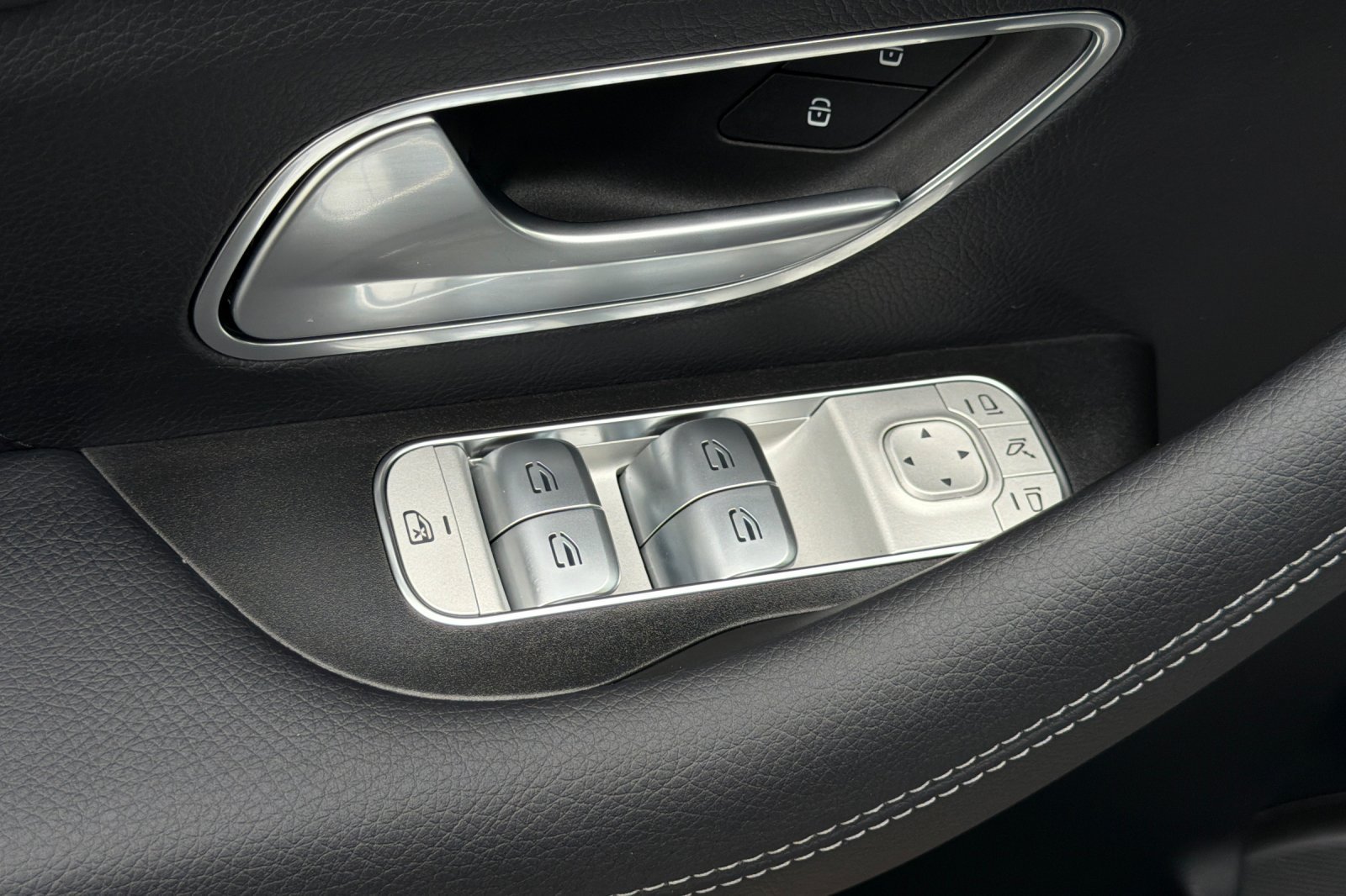 New 2026 MANUFAKTUR Alpine Grey Mercedes-Benz GLS 450 image 26