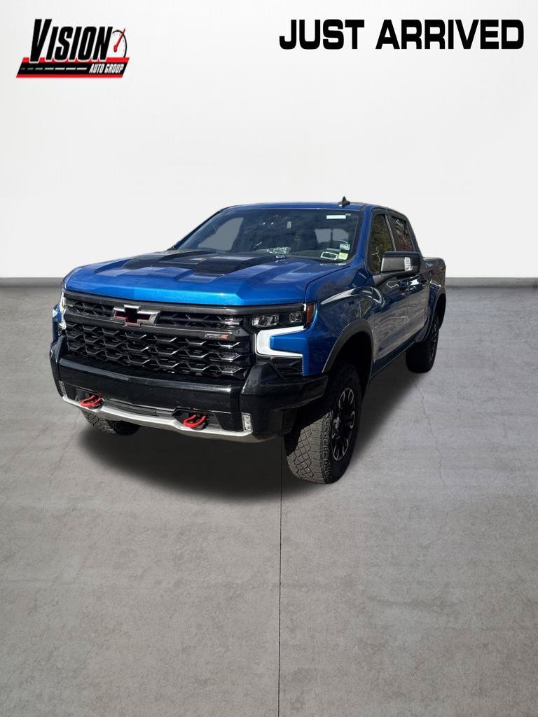 Used 2022  Chevrolet ZR2 image 2