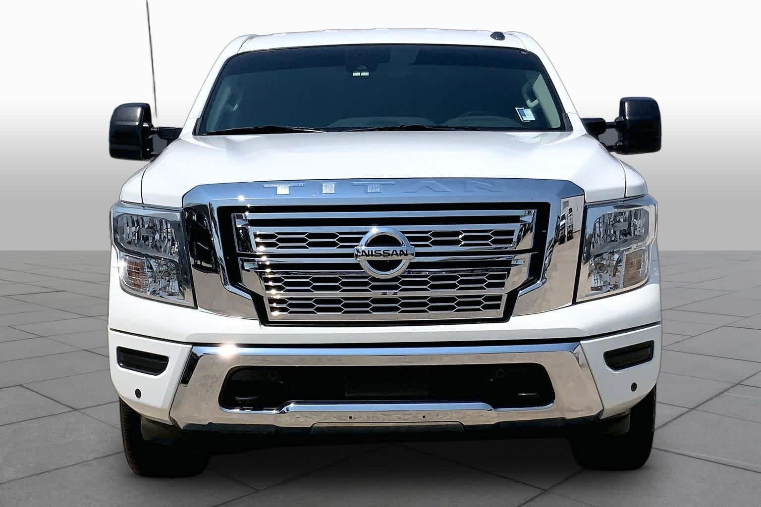 Used 2021 Glacier White Nissan SV image 4