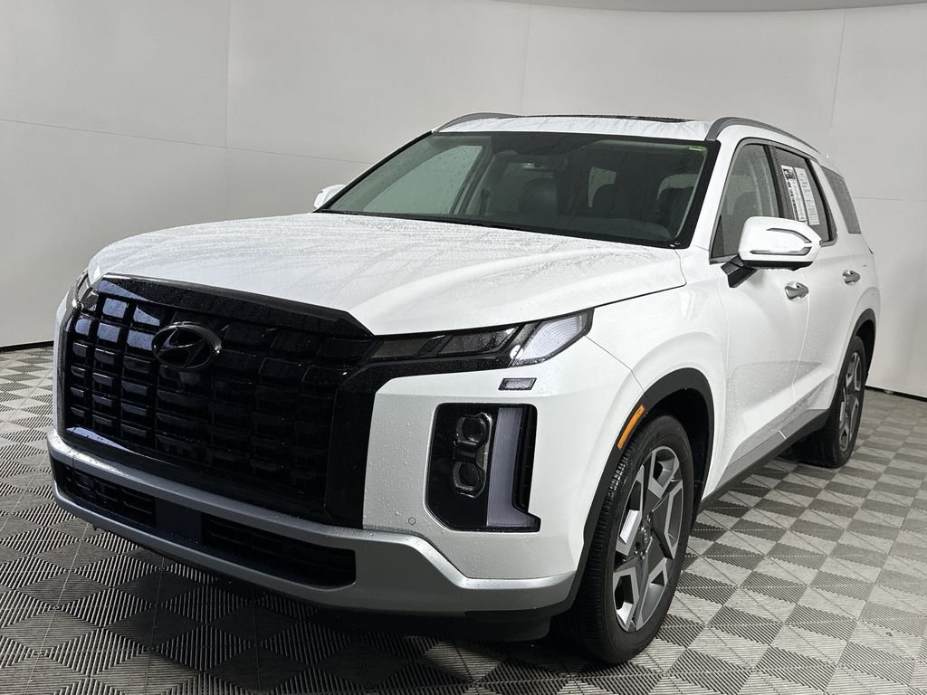 Used 2025 Hyper White Hyundai SEL Premium image 4