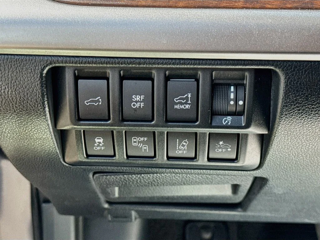 Used 2017 Gray Subaru 2.5i image 11