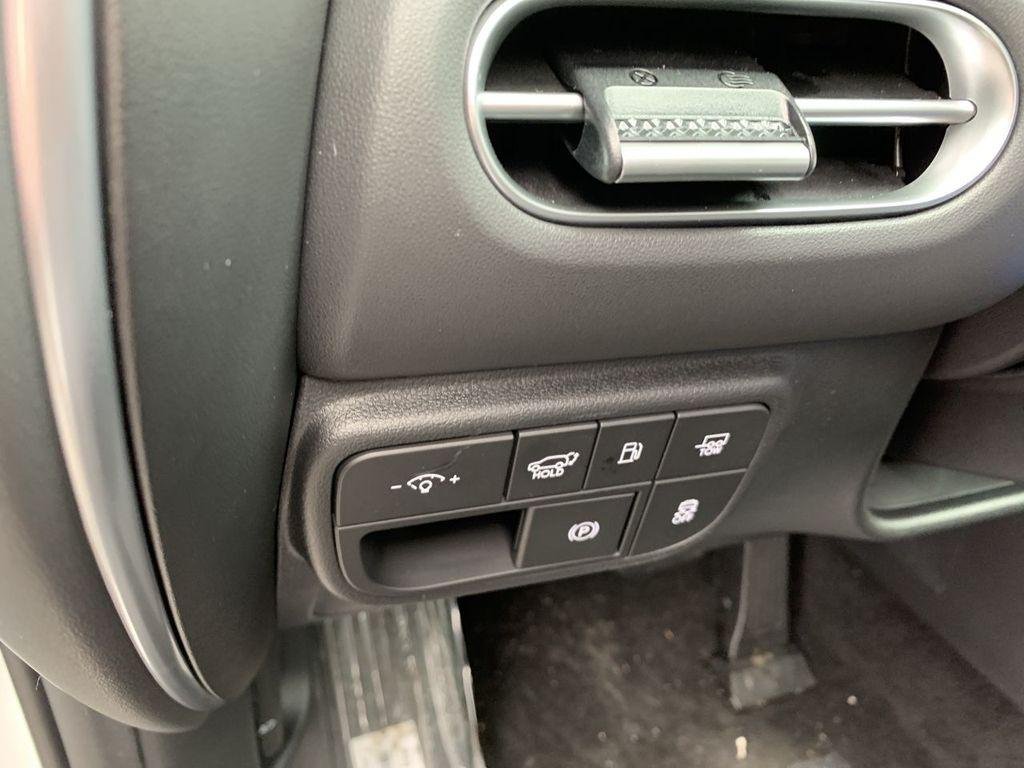 New 2026 White Hyundai SEL Premium 7P image 14