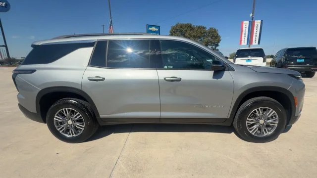 2026 Chevrolet Traverse LT - Photo 9